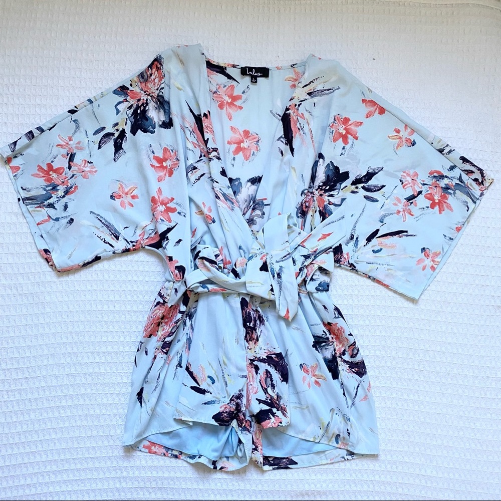 Lulus’s light blue floral print kimono style romper size large